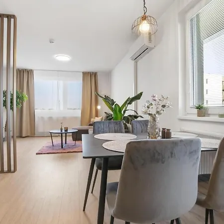 Apartamento Modern Near Airport With Free Parking *